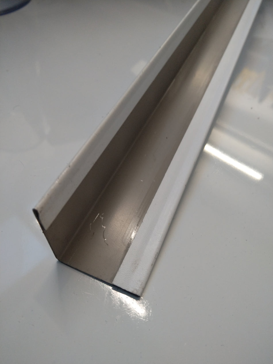 Coldstore Flashing External Angle In White Foodsafe Metal in 2.5m lengths