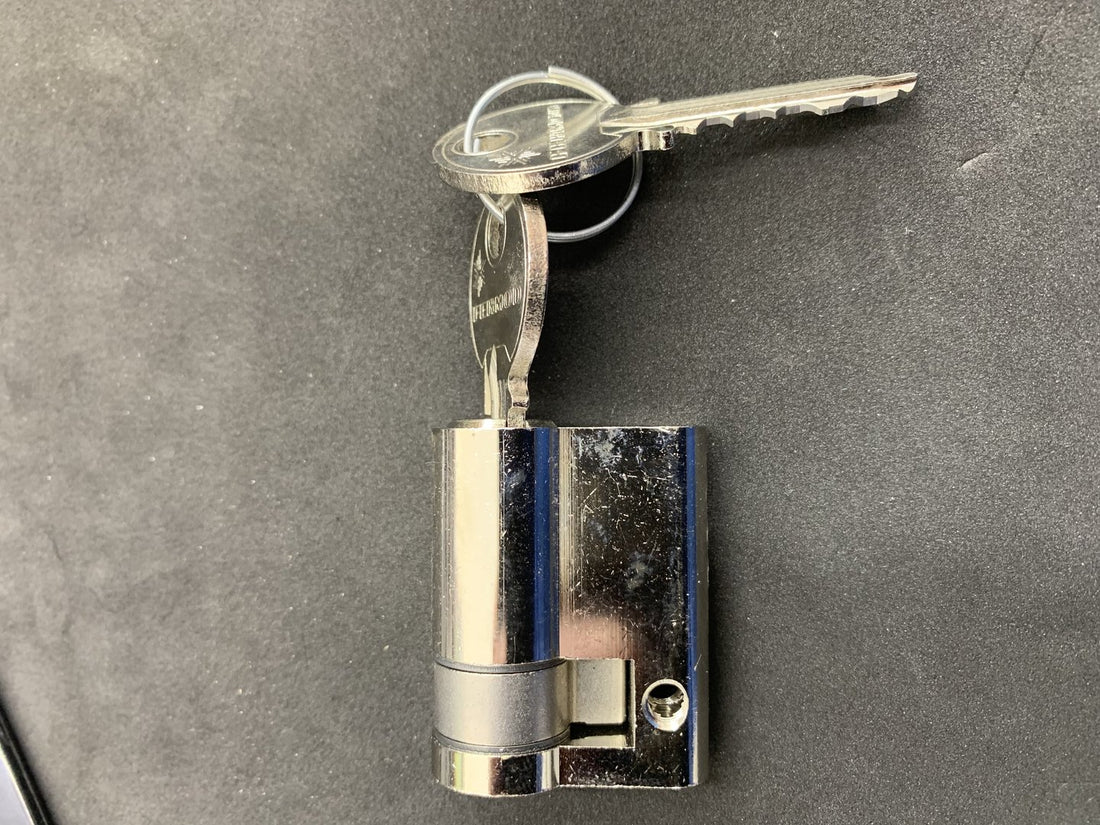 Fermod 921 Replacement Cylinder Barrel & Keys – Coldroom Parts & Spares