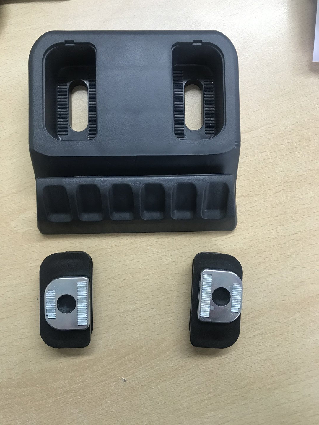 Fermod 7000 Guide Shoe – Coldroom Parts & Spares